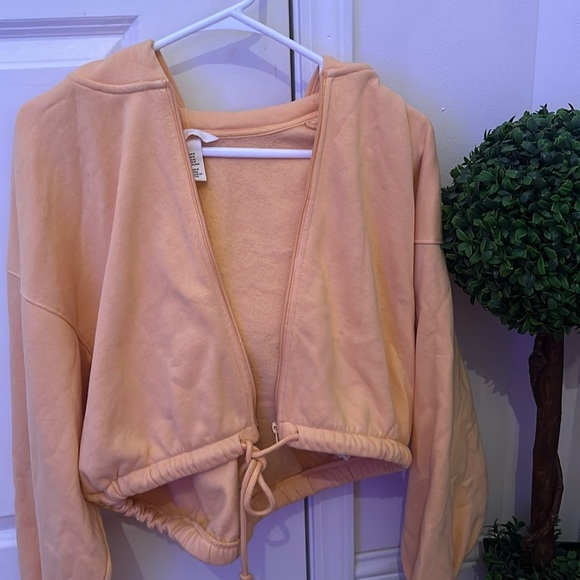 Cute H&M orange zip up hoodie😍🧡 - Picture 2 of 3